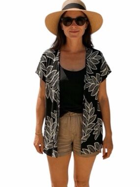 SJS Short Sleeve Embroidered Leaf‎ Cardigan NWT